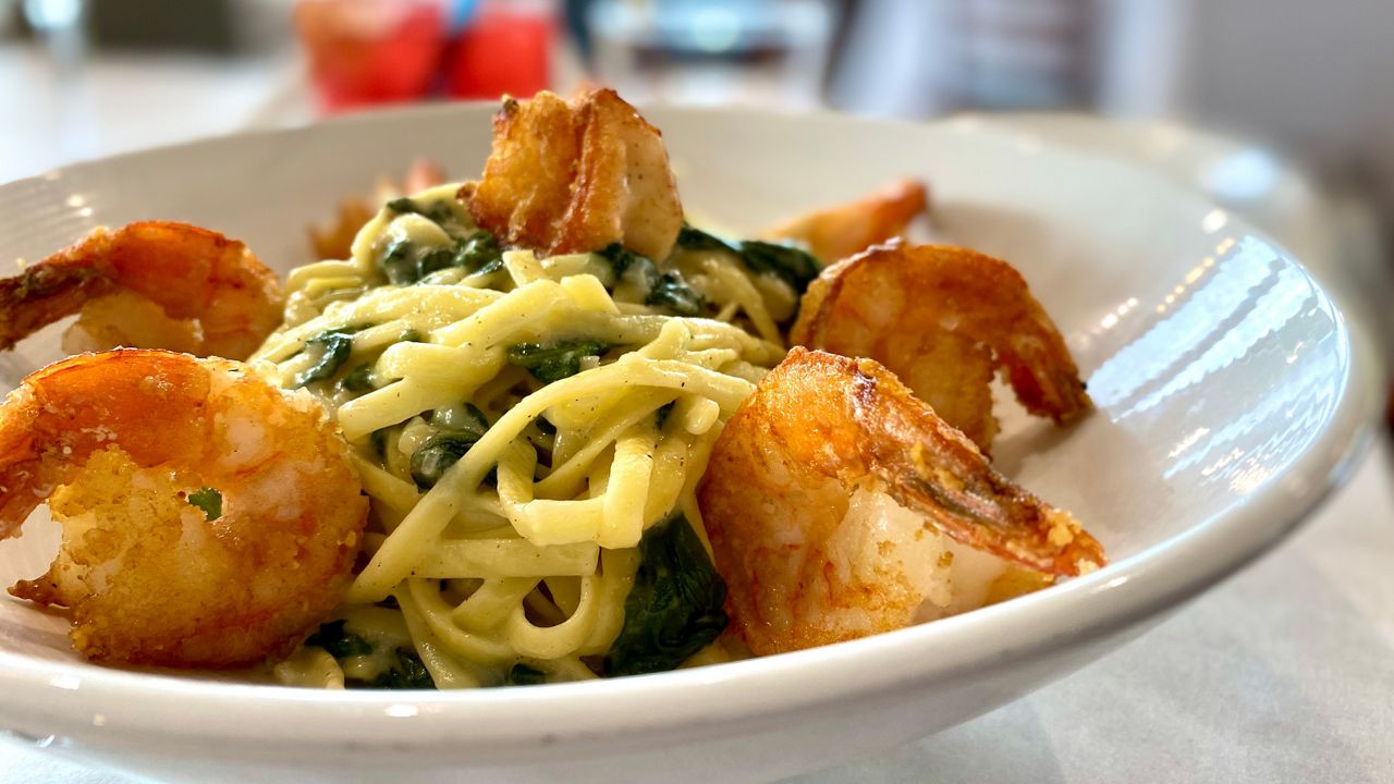 Nestled up to Lake Ivanhoe, Russell’s is a neighborhood eatery with international flavors. (Spectrum News/Allison Walker)