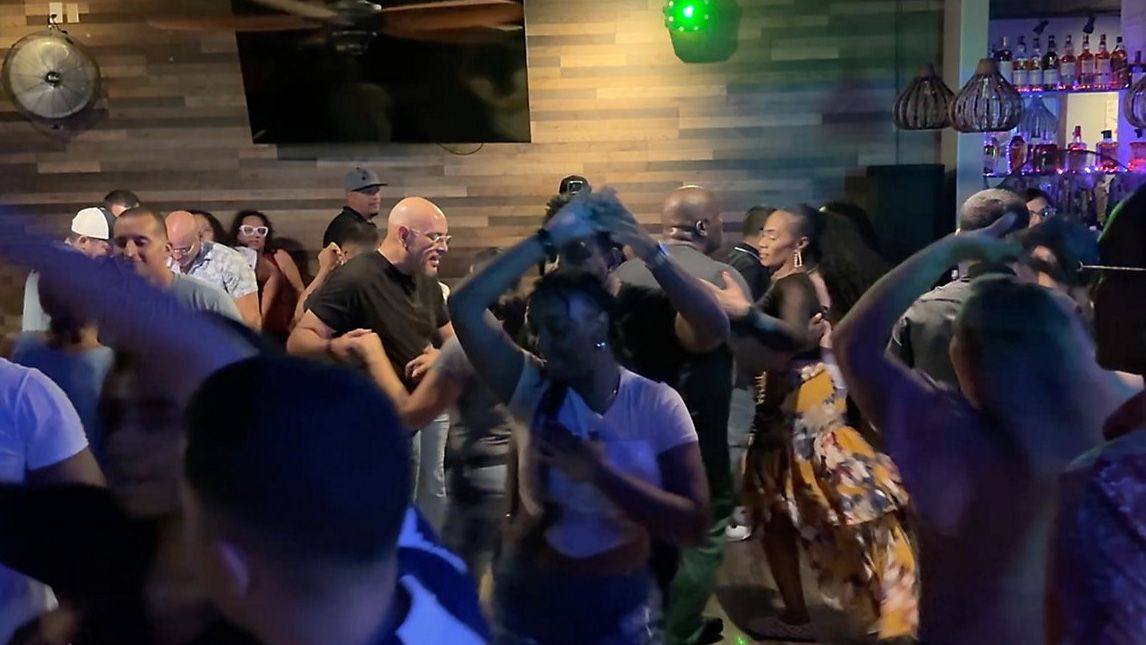 Hochul Loosens Restrictions On Dancing At N Y Bars