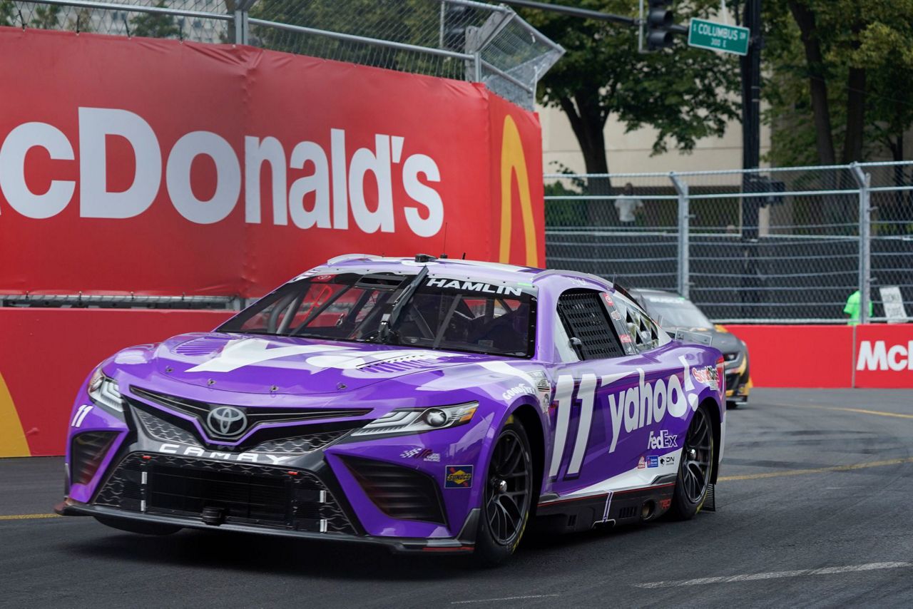 Denny Hamlin wins pole for NASCAR Cup Series' first street race in