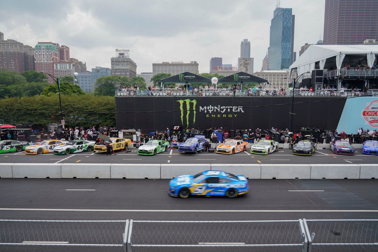 Denny Hamlin wins pole for NASCAR Cup Series' first street race in