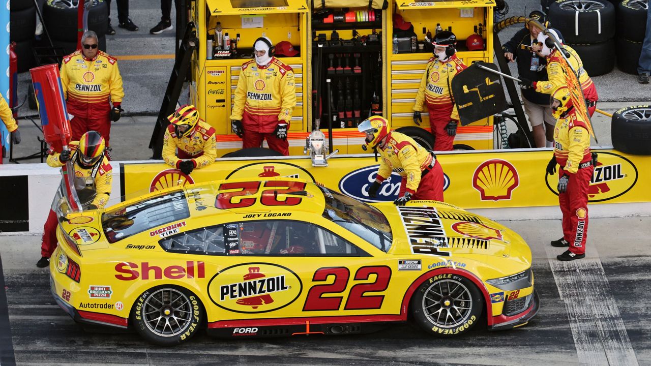 NASCAR Caught Joey Logano Wearing An Amphibious-like Glove In A ...