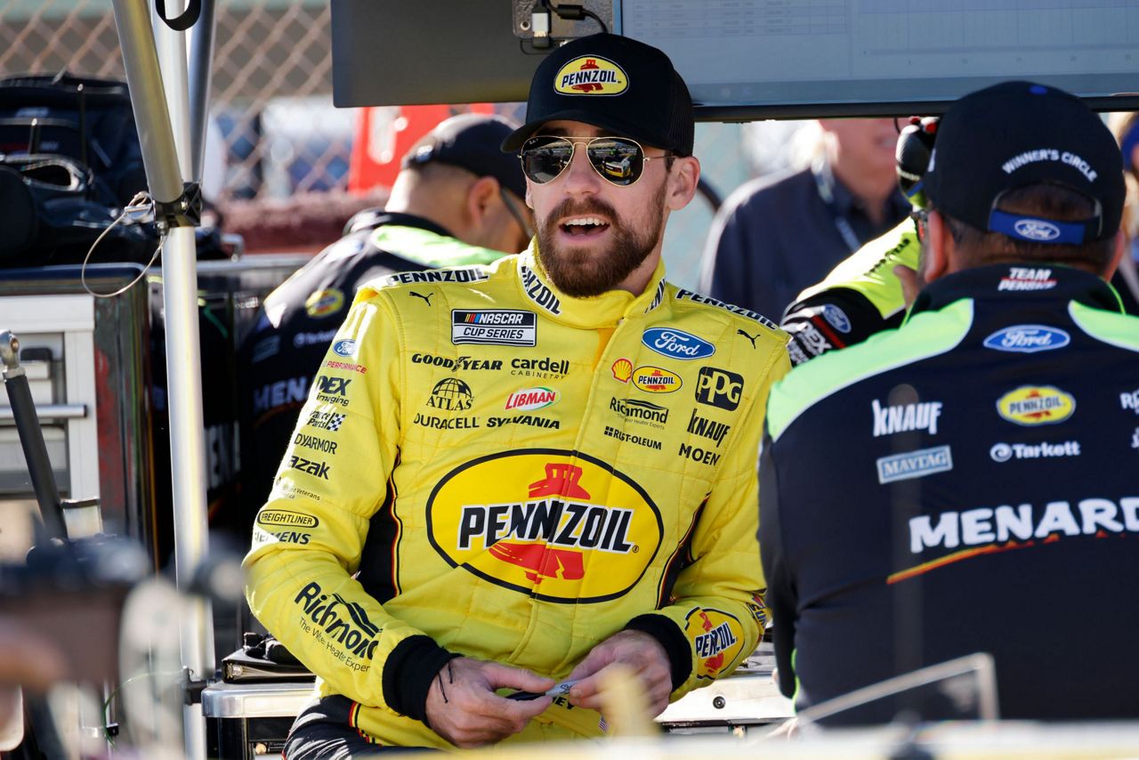 Blaney crew chief returns in time for critical playoff race