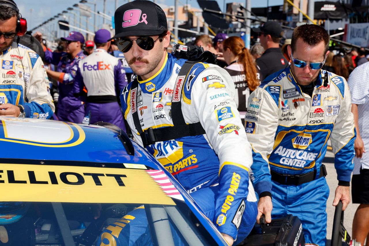 Blaney crew chief returns in time for critical playoff race