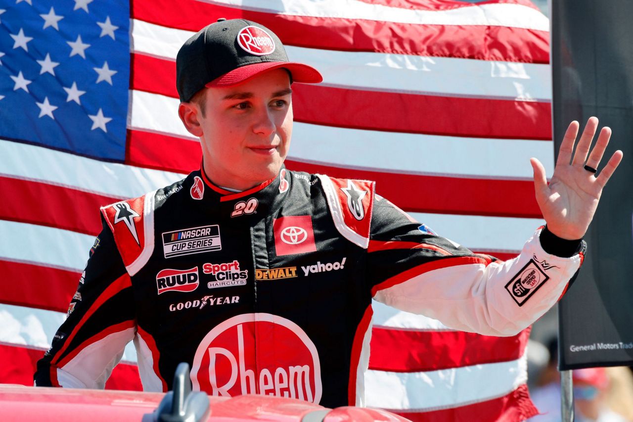Blaney crew chief returns in time for critical playoff race