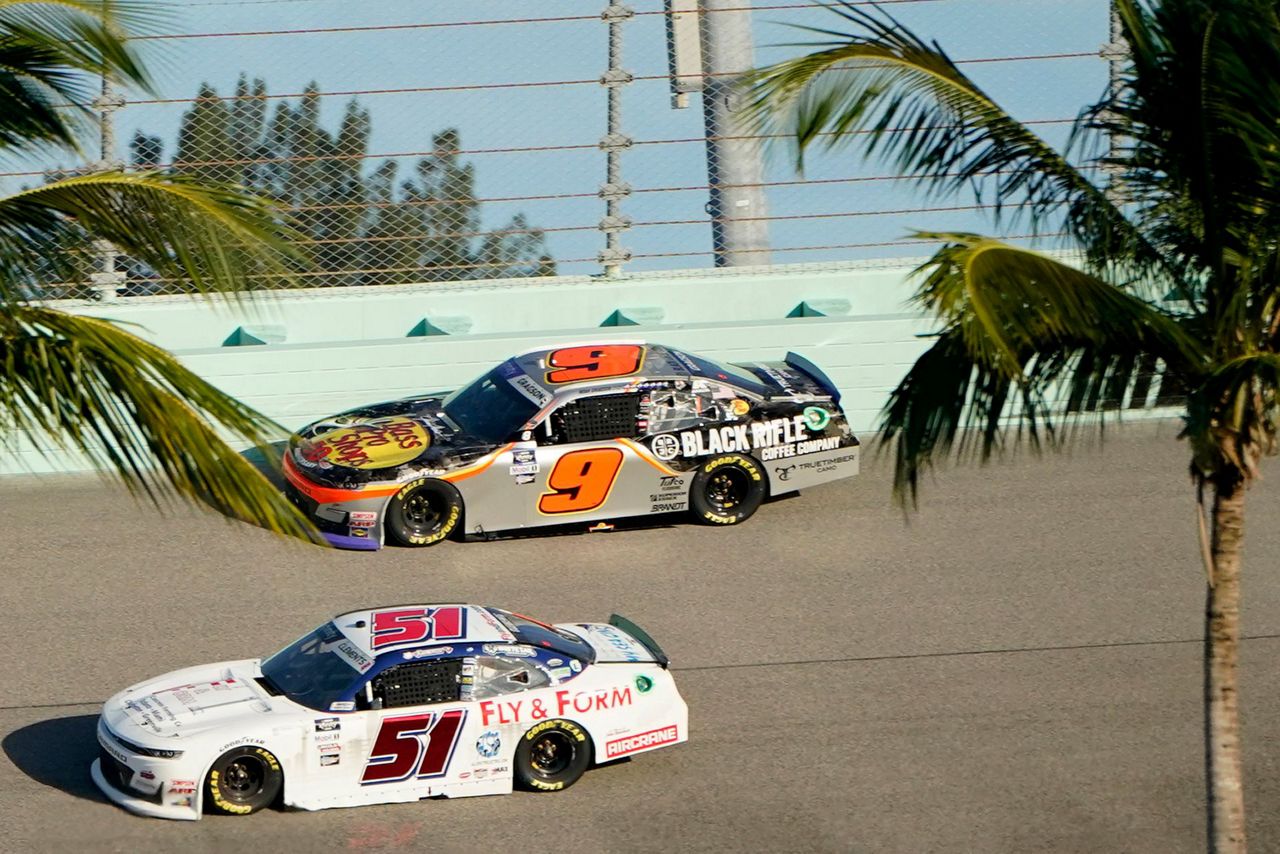 Gragson gets Xfinity finale berth with first Homestead win