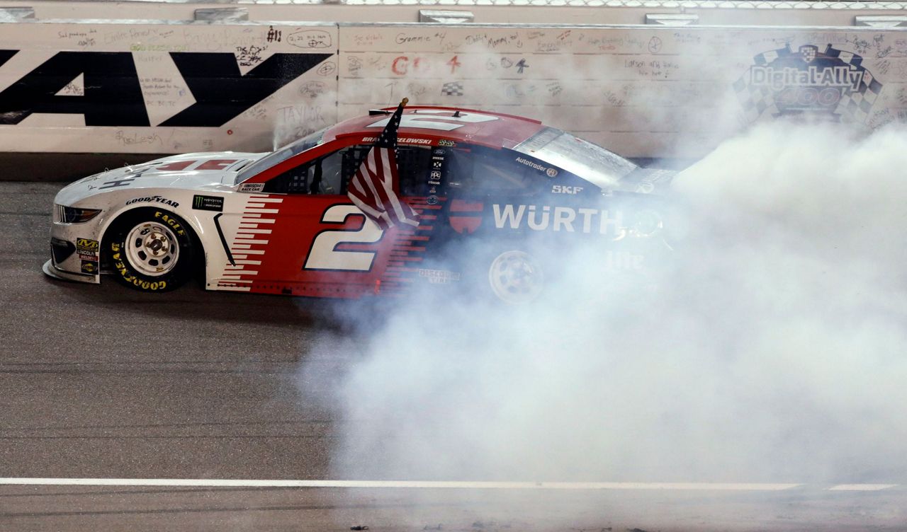 Harvick on pole for Cup Series race at Kansas Speedway
