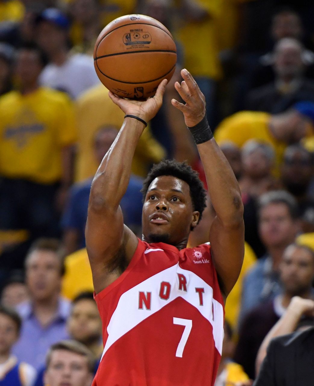 Raptors capture first NBA title, beat Warriors in Game 6