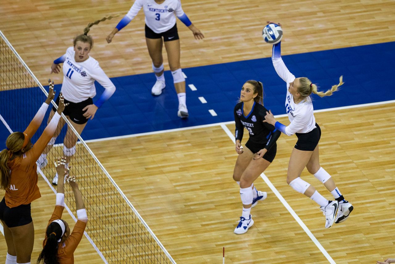 Kentucky wins first volleyball title in 4 sets over Texas