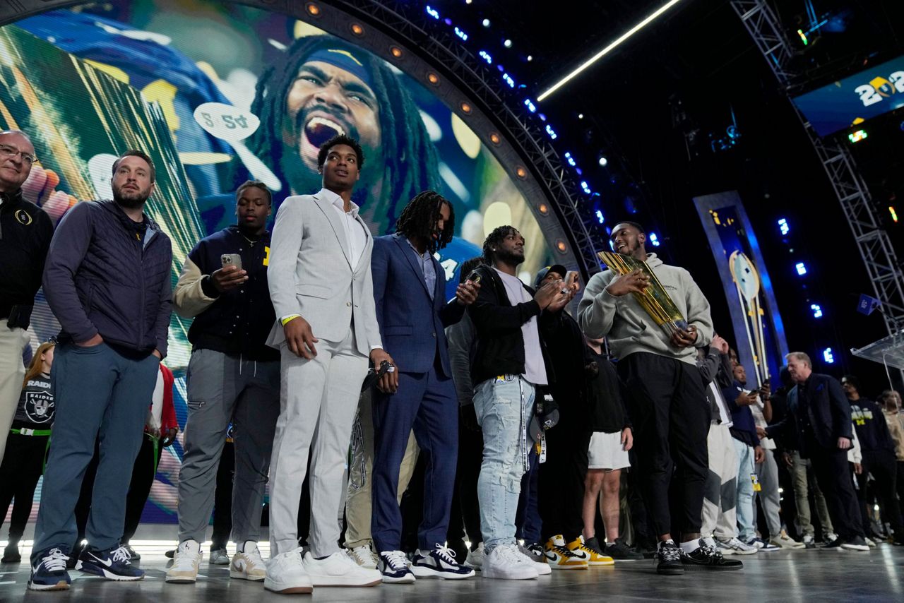 NFL draft attendance record within reach in Detroit, Commissioner Roger ...