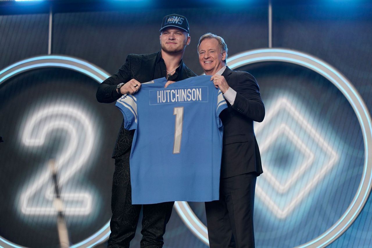 Why Aidan Hutchinson's 2022 NFL Draft mom-made fit has a special