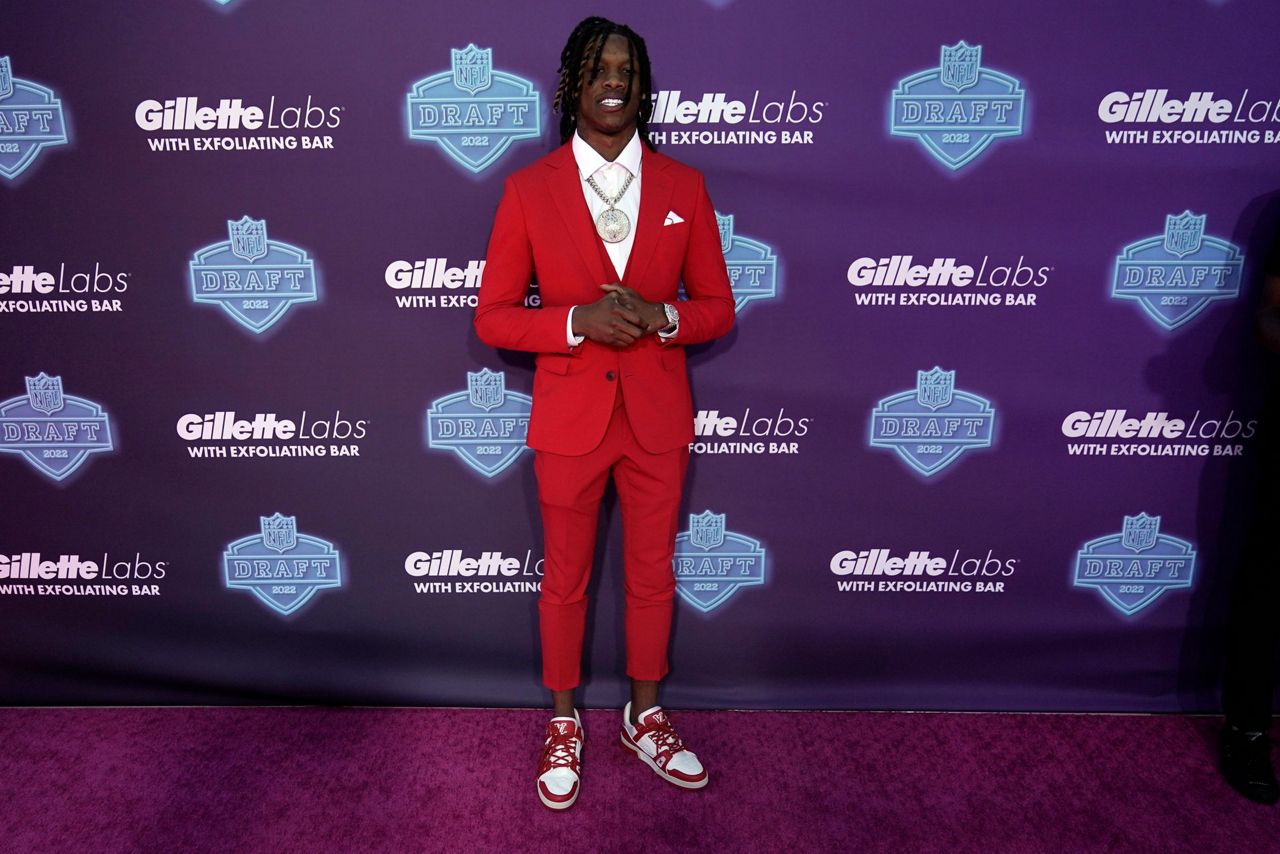 Lions draft Michigan DE Aidan Hutchinson with No. 2 pick