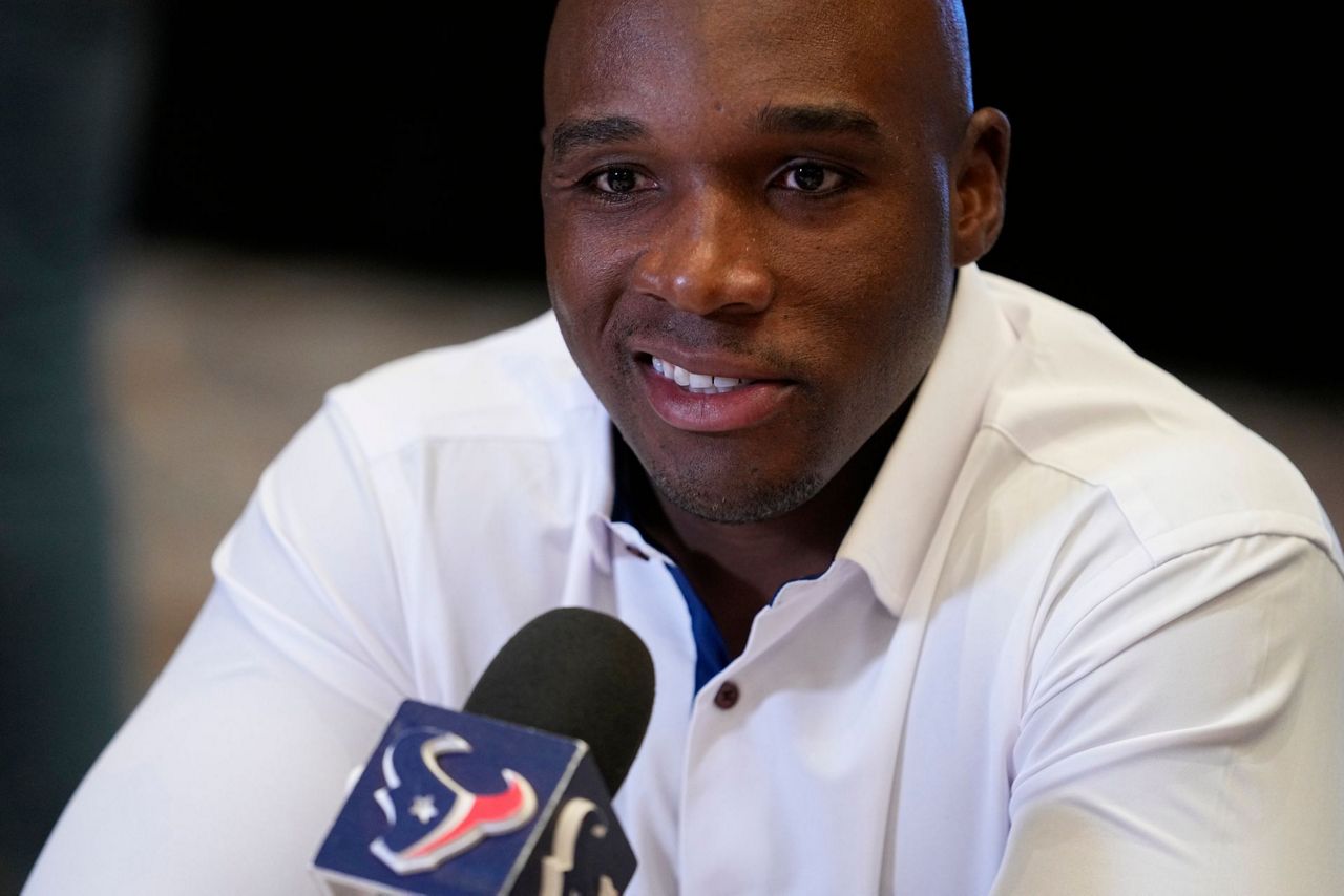 NFL hits highs in diverse executives, lacks in head coaches
