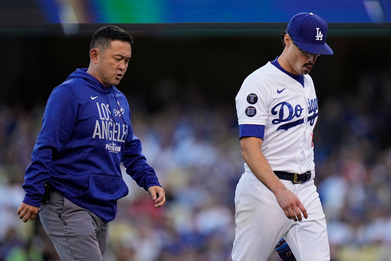 Dodgers news: Justin Turner not in lineup for Game 2 of NLCS