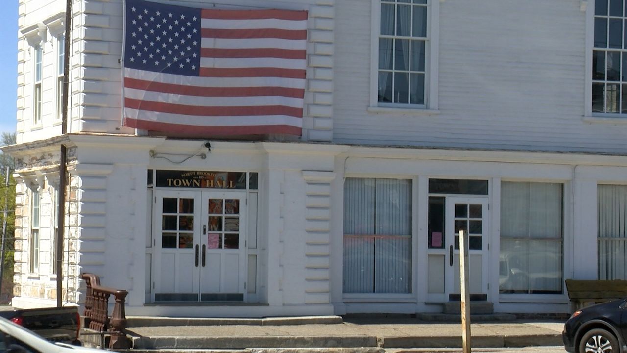 North Brookfield allows drag show without town permitting