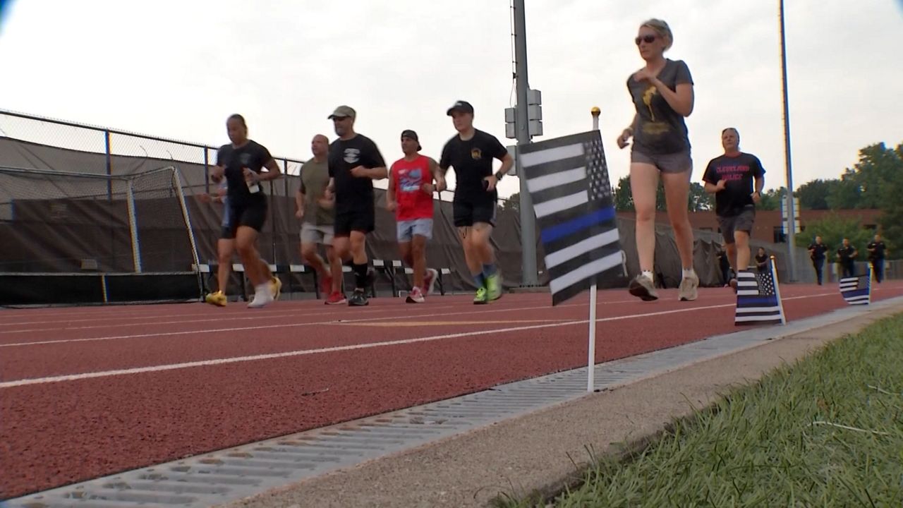 Rochester man runs to remember fallen officers