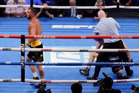 Lomachenko Batters Nakatani Scores 9th Round Tko In Return