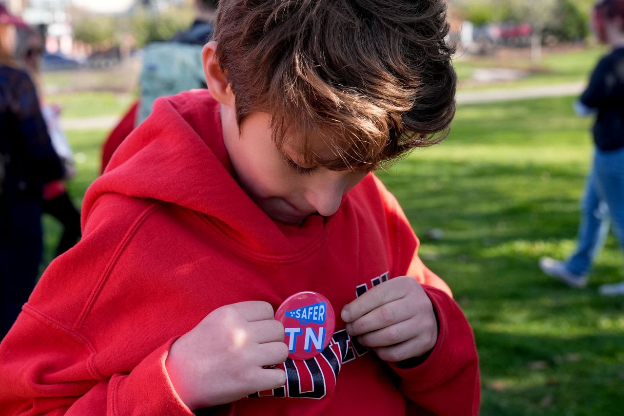 Activists forming human chain in Nashville on Covenant school shooting ...