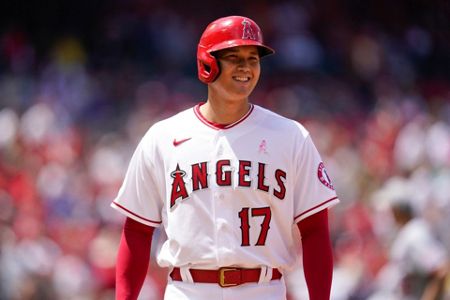 Sunday's MLB: Ohtani, Rendon team up to rally Angels past