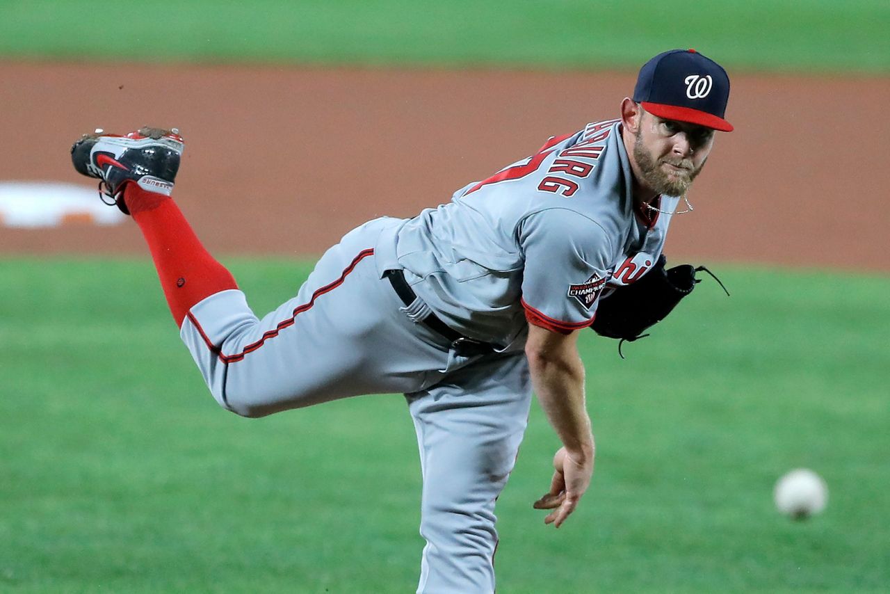 Nationals' Stephen Strasburg has carpal tunnel in hand, could need surgery  