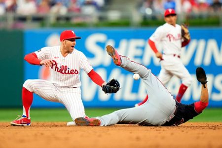 Phillies' Joe Girardi ejected after repeated spats with Nationals, Max  Scherzer over foreign substance check 