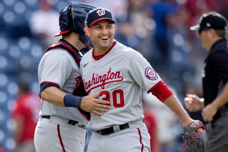 Nationals 8, Phillies 2