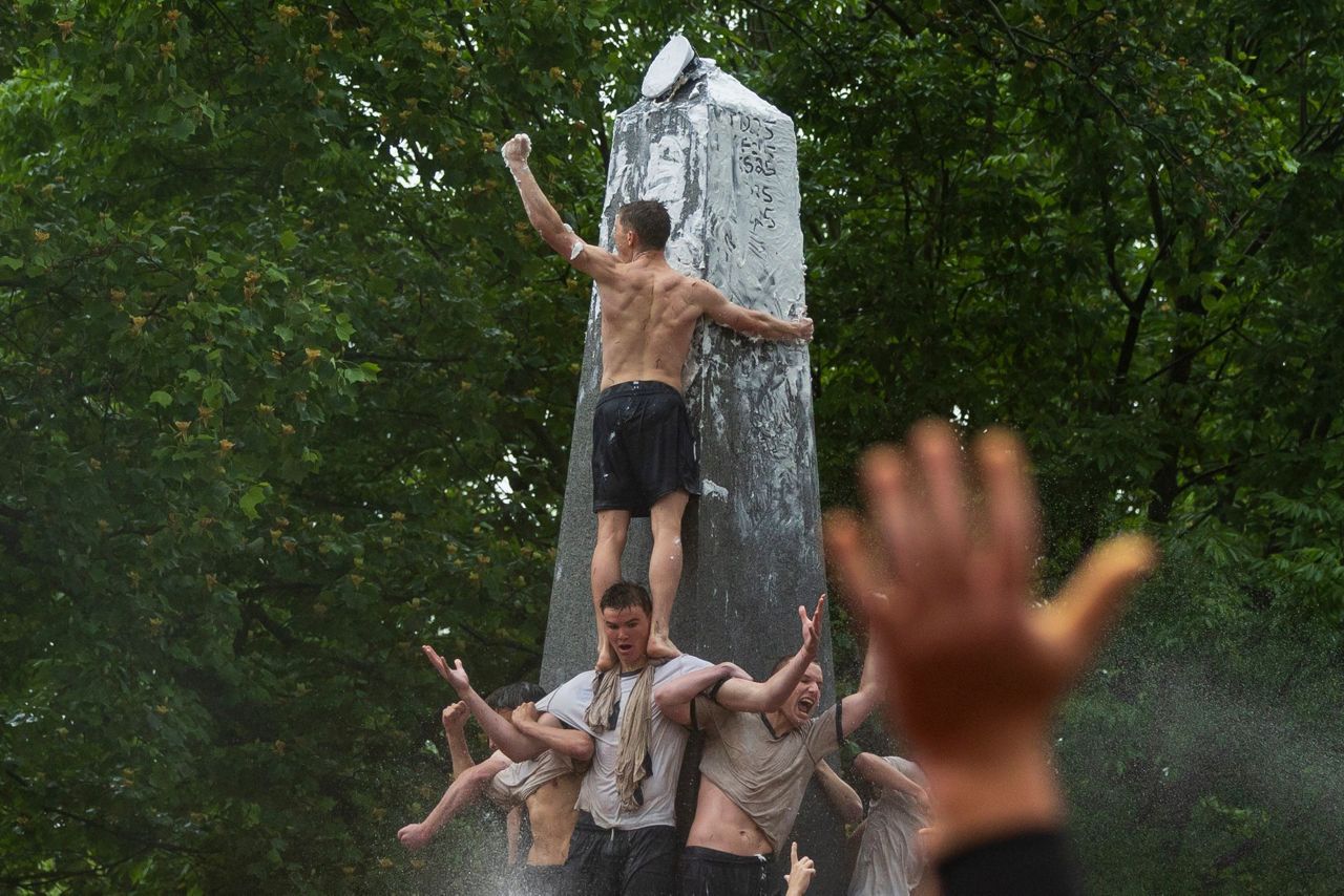 A greasy, monumental ritual at the Naval Academy ends after more than 2 ...