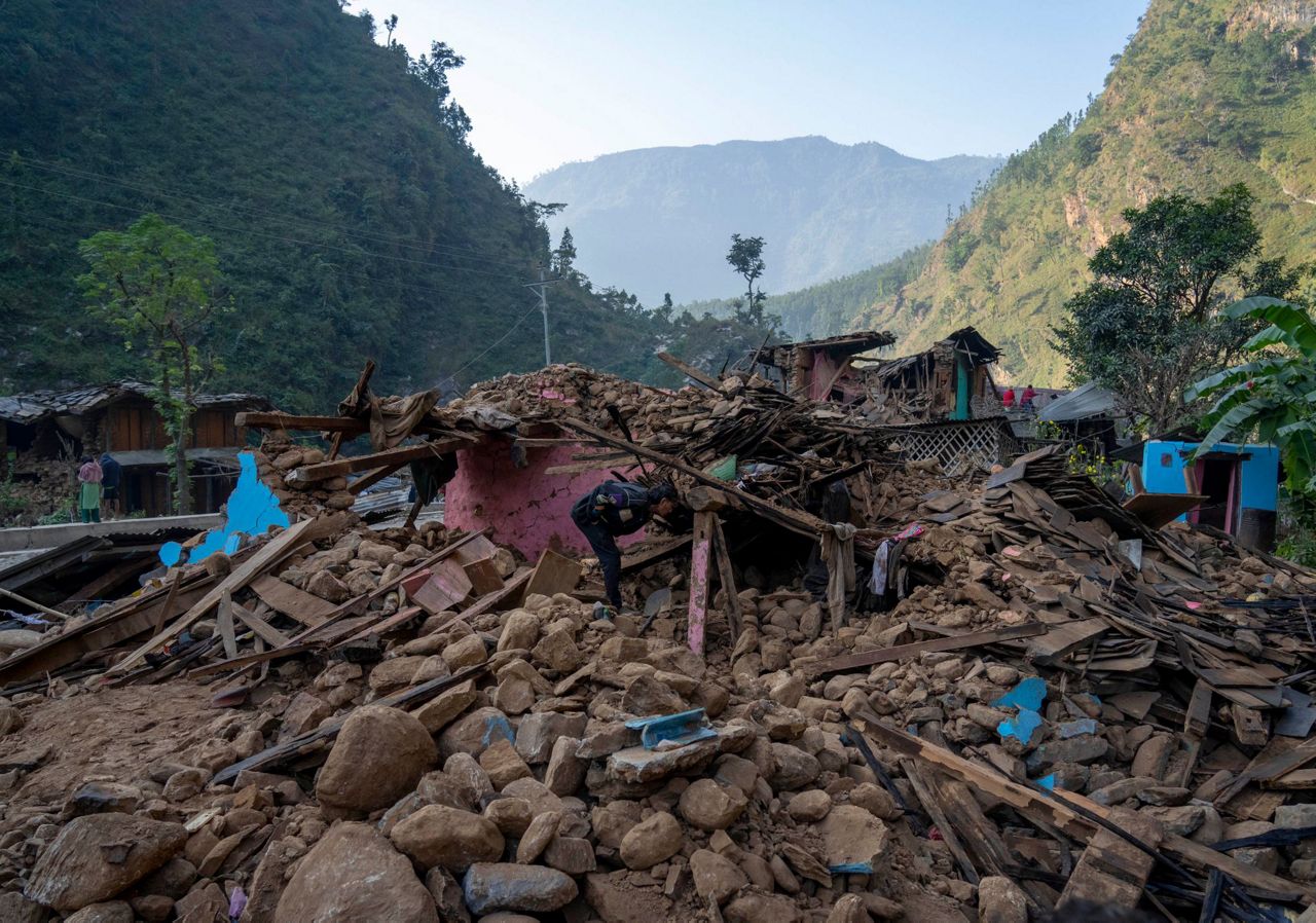 Aid Trickles In To Nepal Villages Struck By Earthquake As Survivors