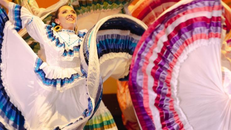 La danza folclórica mexicana se fusiona con el ballet contemporáneo