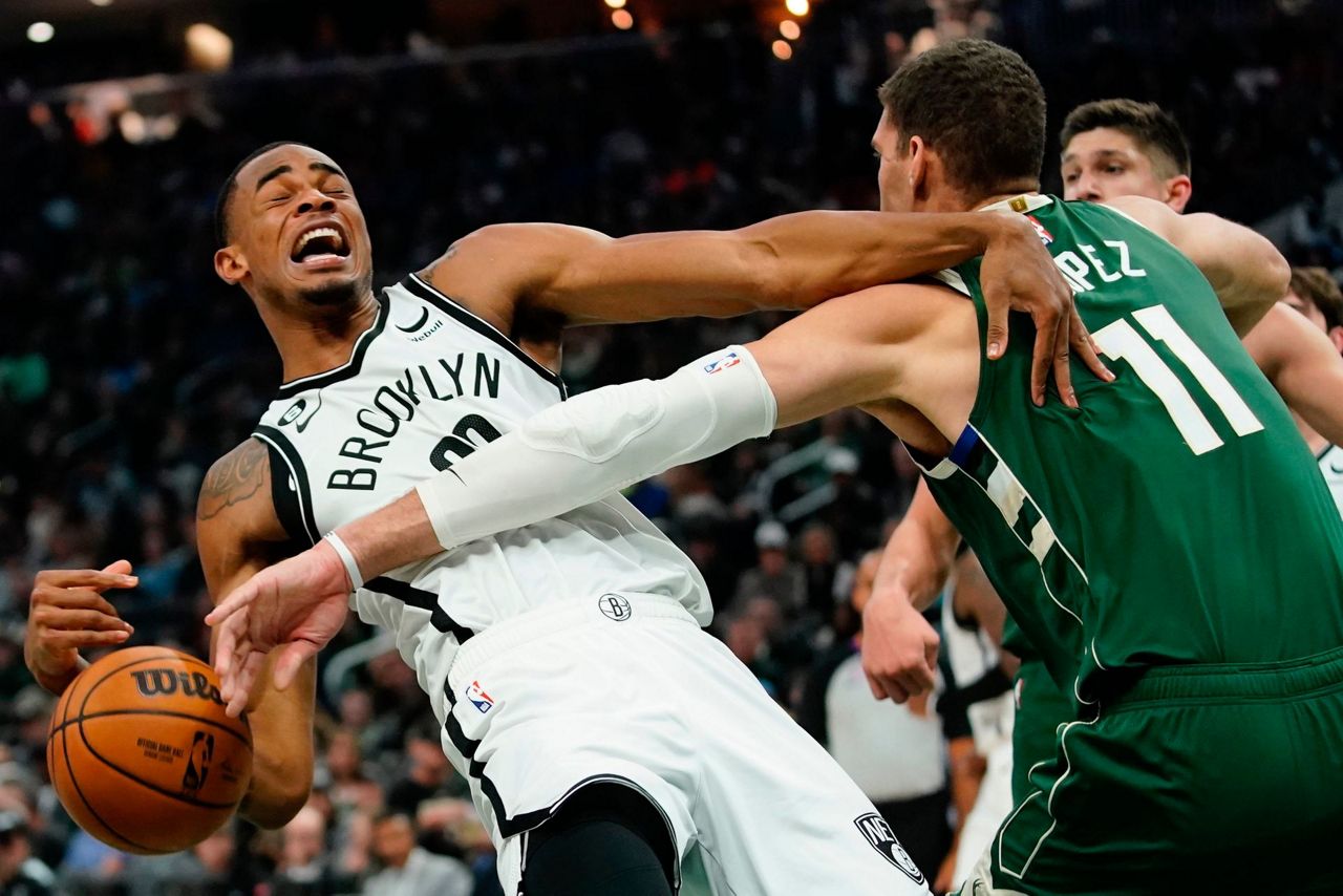 Bucks use lopsided run after Nash ejected, beat Nets 11099