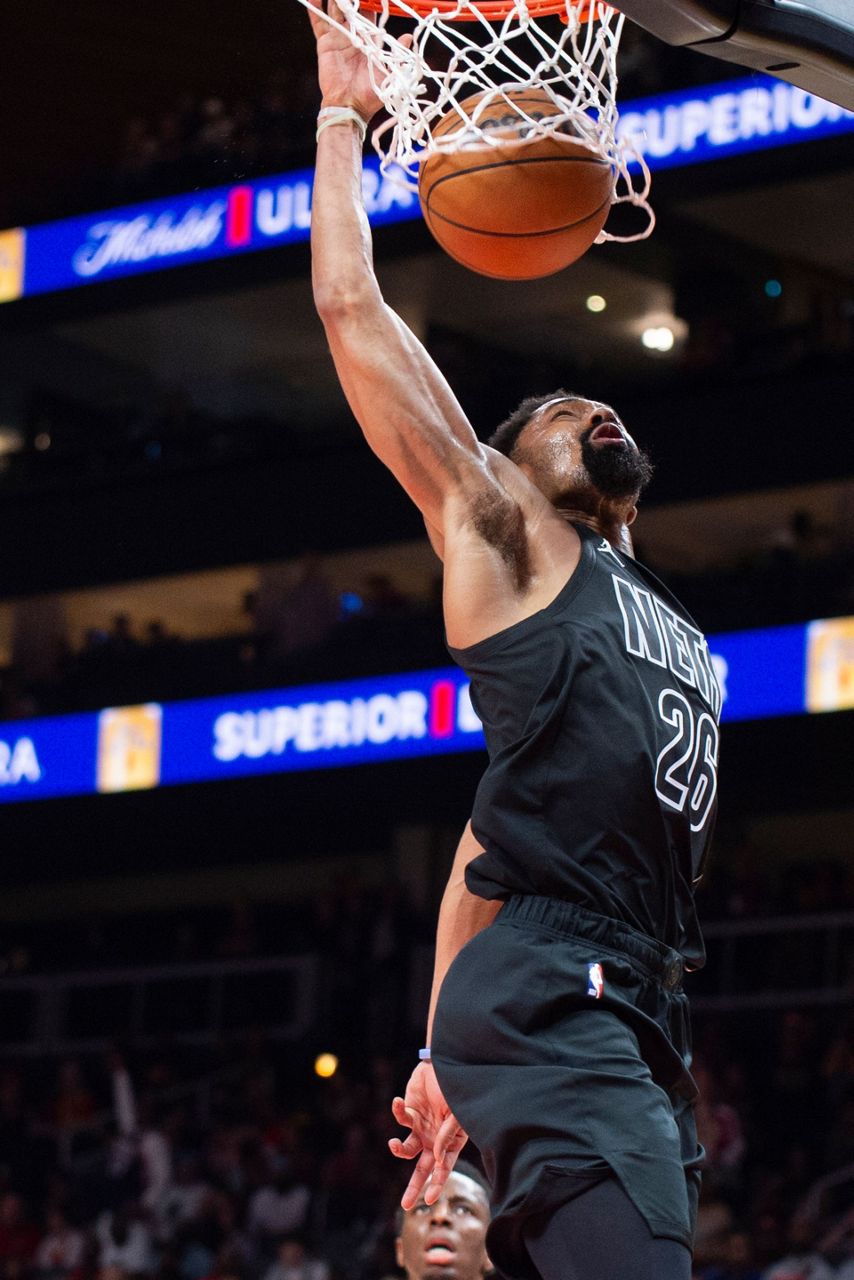 Young's buzzerbeating jumper lifts Hawks past Nets 129127