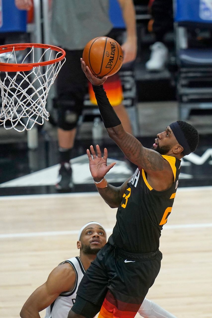 Mitchell scores 27, Jazz rout shorthanded Nets 11888