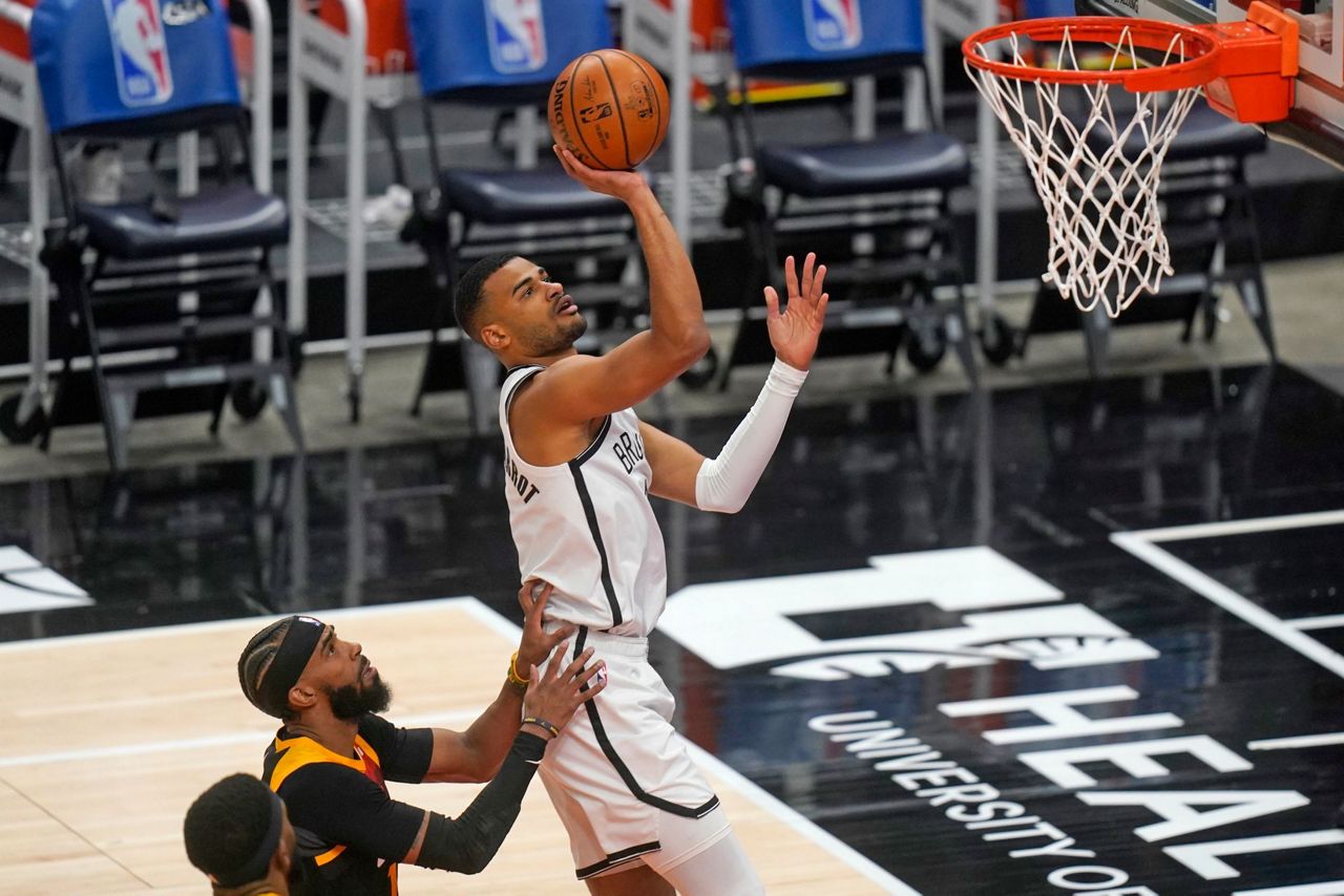 Mitchell scores 27, Jazz rout shorthanded Nets 11888