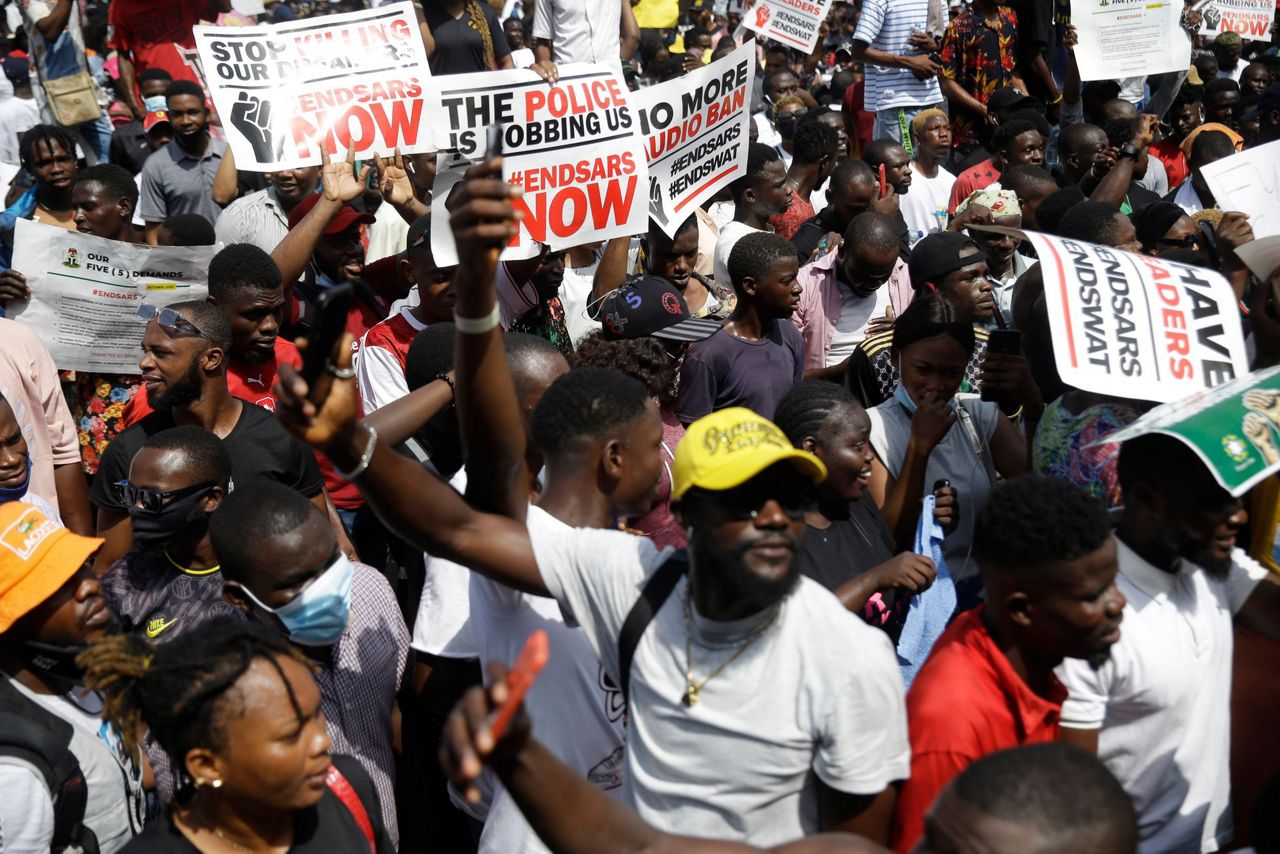 Protests against Nigeria's police kill 10, charges Amnesty