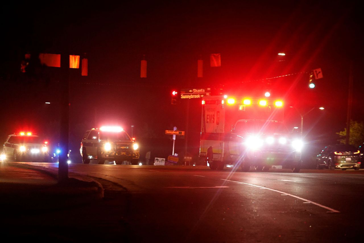 Police 5 killed, including officer, in N. Carolina shooting