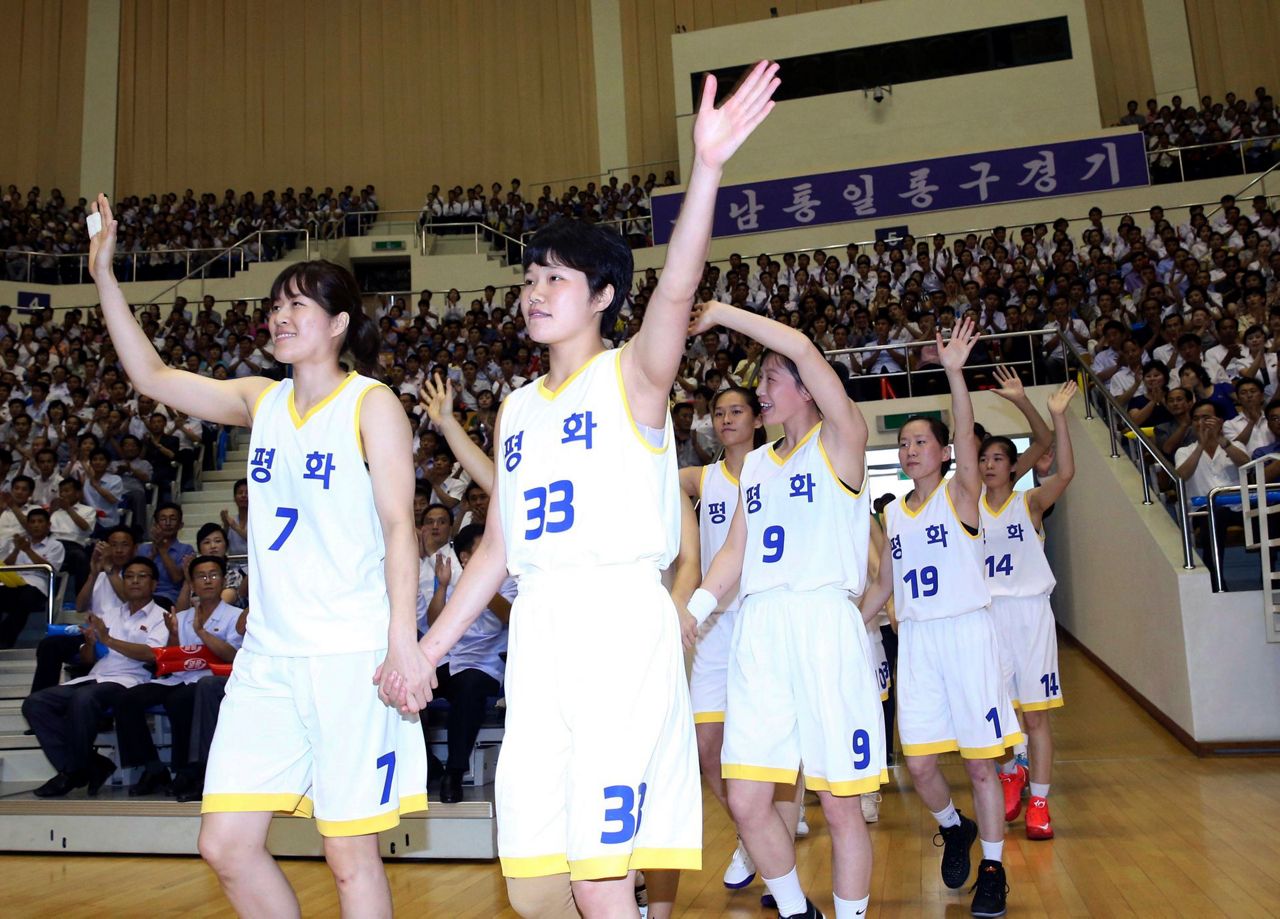 Koreas begin basketball friendlies in latest peace gesture