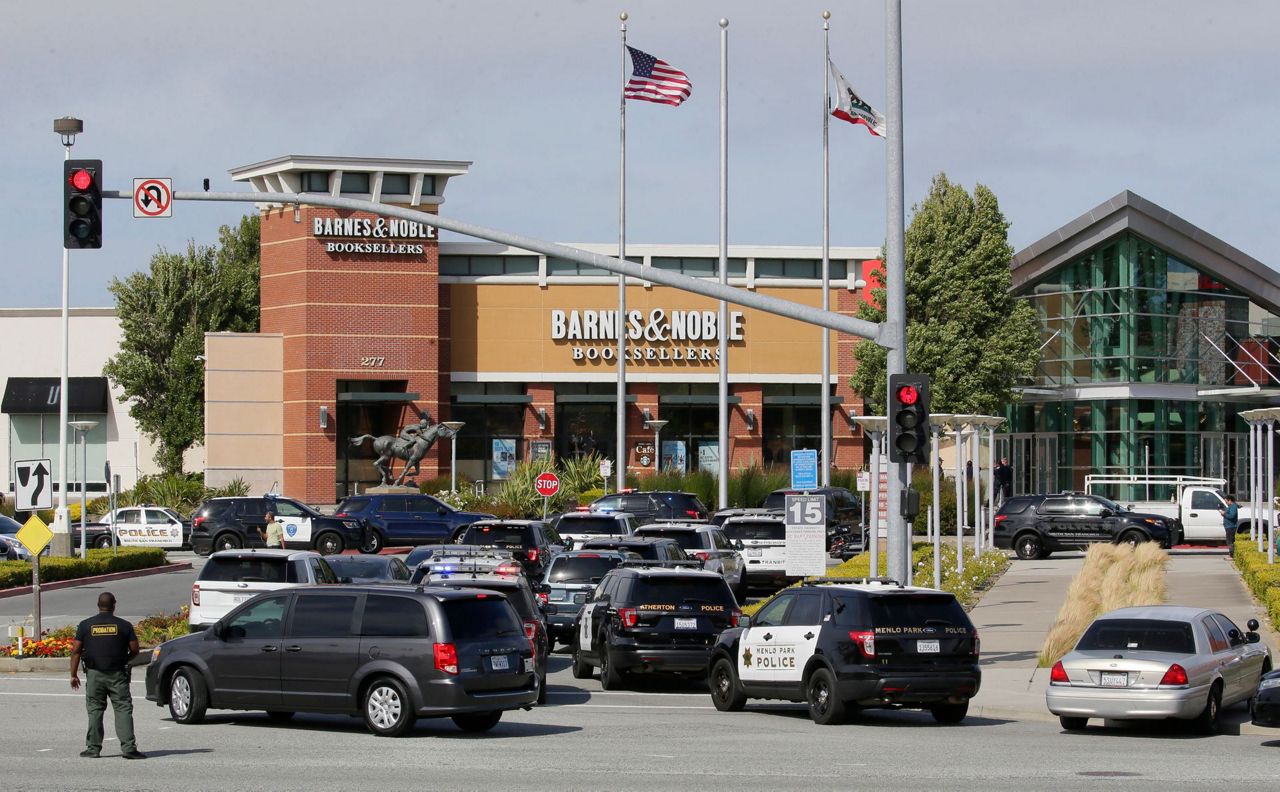 2 wounded at mall shooting near San Francisco