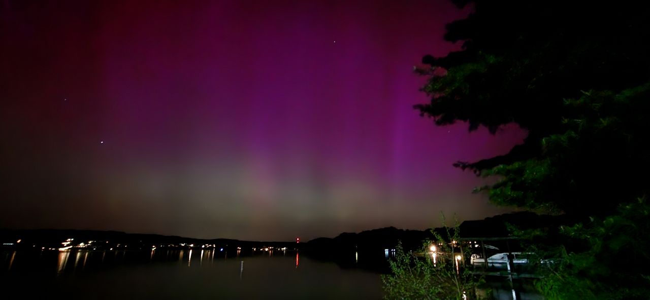 Northern Lights above Apple Valley Lake in Howard, Ohio (Spectrum News 1/Lydia Taylor)