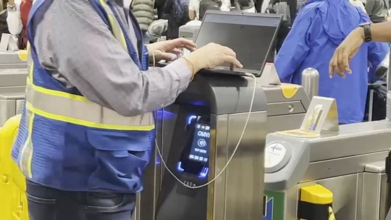 OMNY Tap and Go Contactless Payments Now Available on AirTrain at John F. Kennedy Airport
