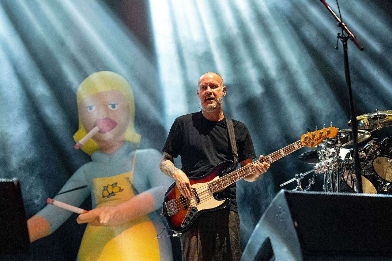 Limp Bizkit band members say bass player Sam Rivers has died