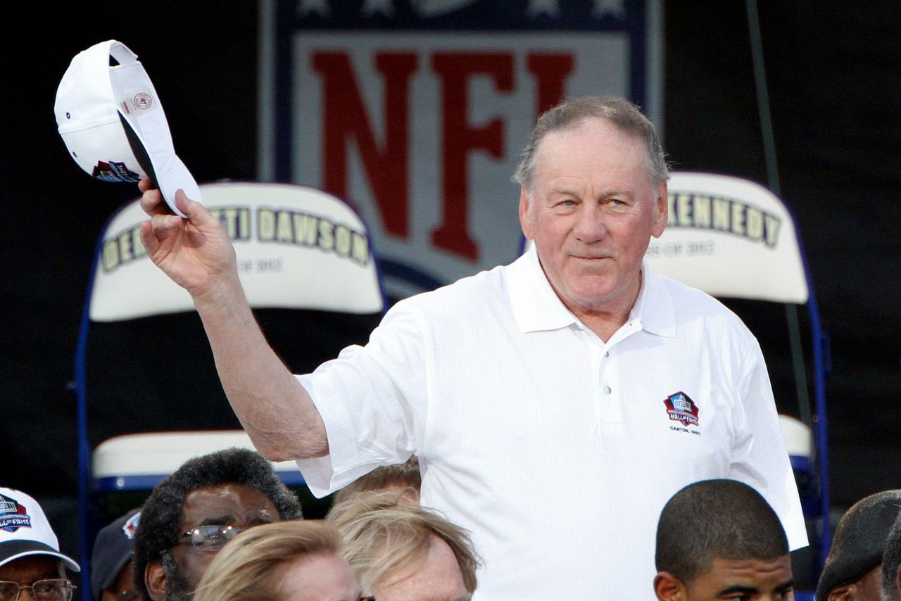 Hall of Fame Chiefs quarterback Len Dawson dies at 87