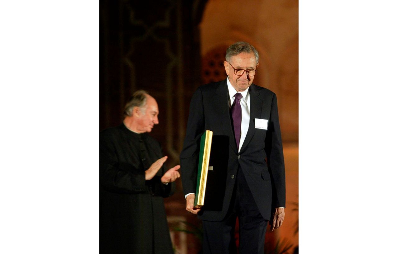 Famed architect Cesar Pelli dies at 92