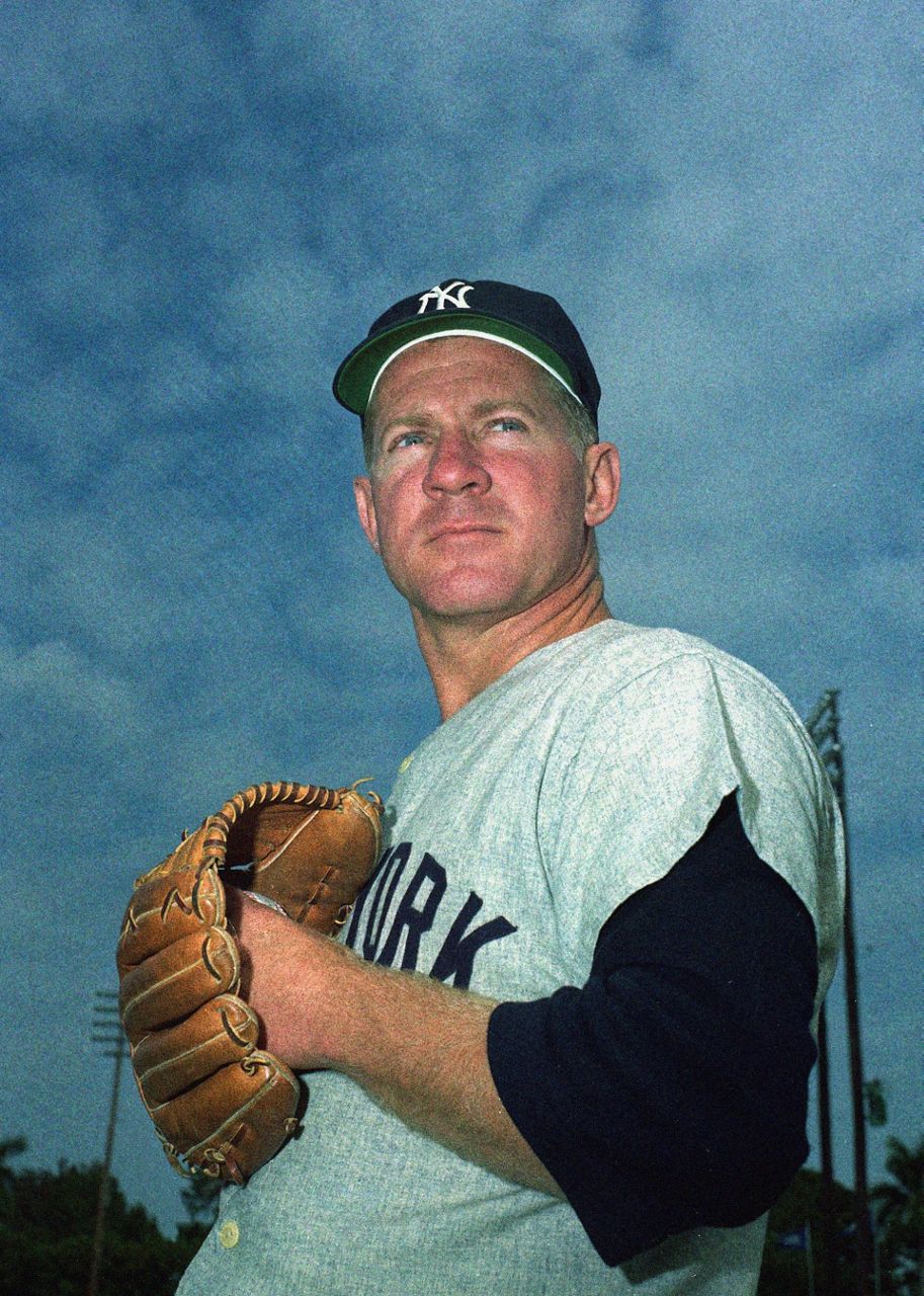 Whitey Ford, 91, pitcher who epitomized mighty Yankees, dies