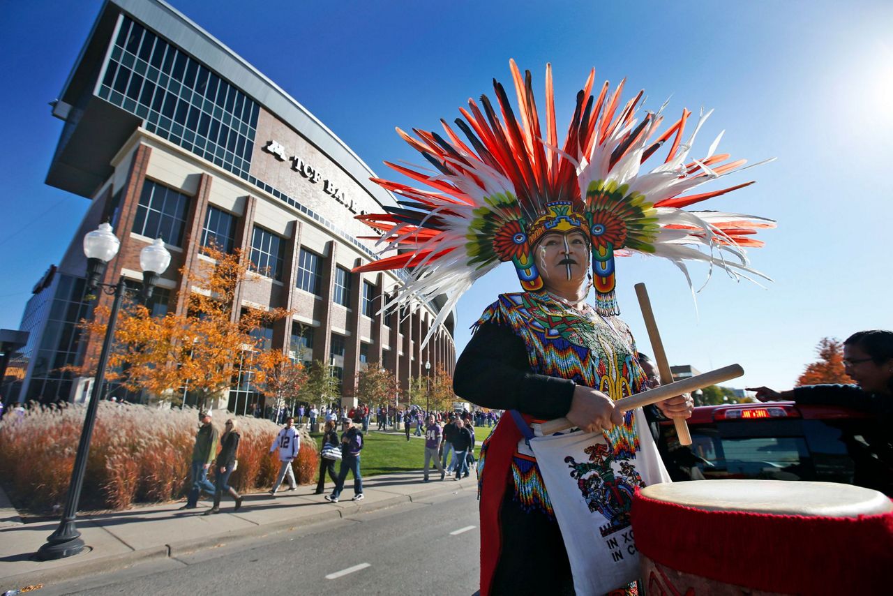 The battle to change Native American logos weighs on, but some ...