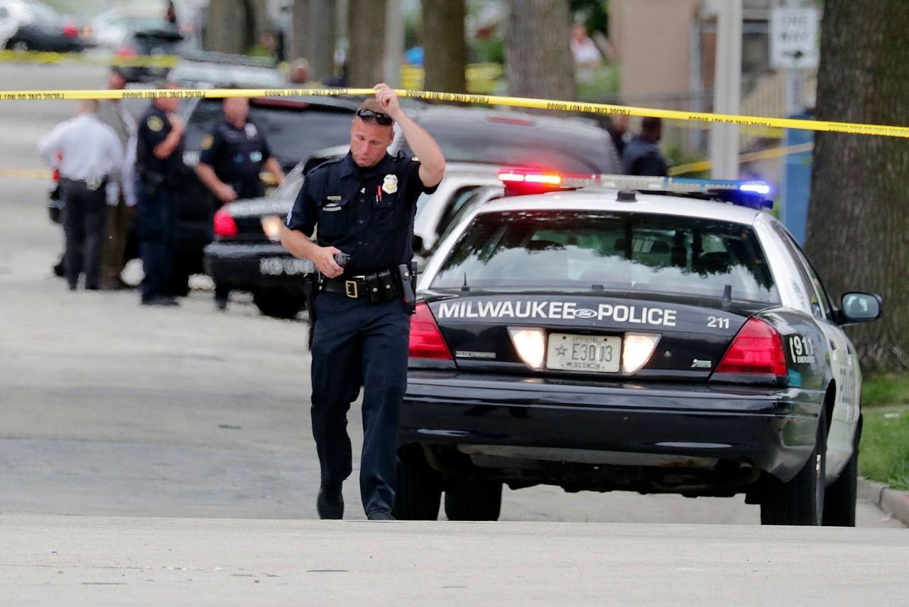 Milwaukee Police Officer Fatally Shot; Suspect Is In Custody