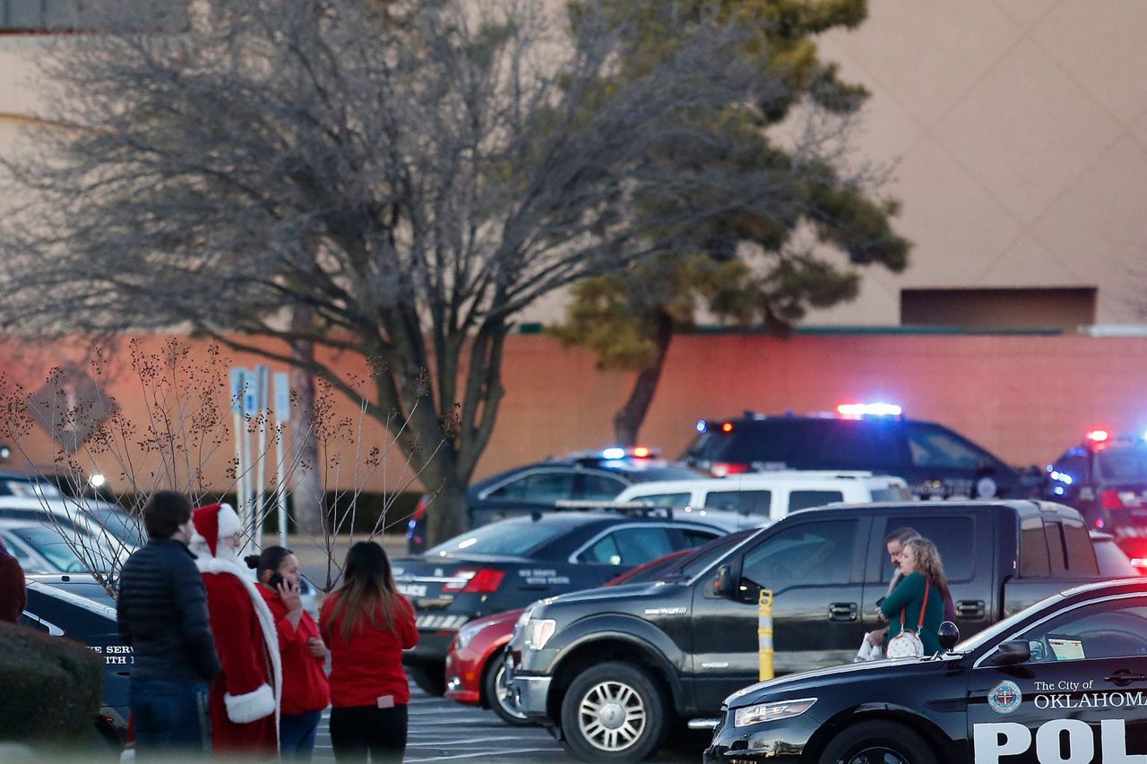 Suspect in custody after man shot at Oklahoma City mall