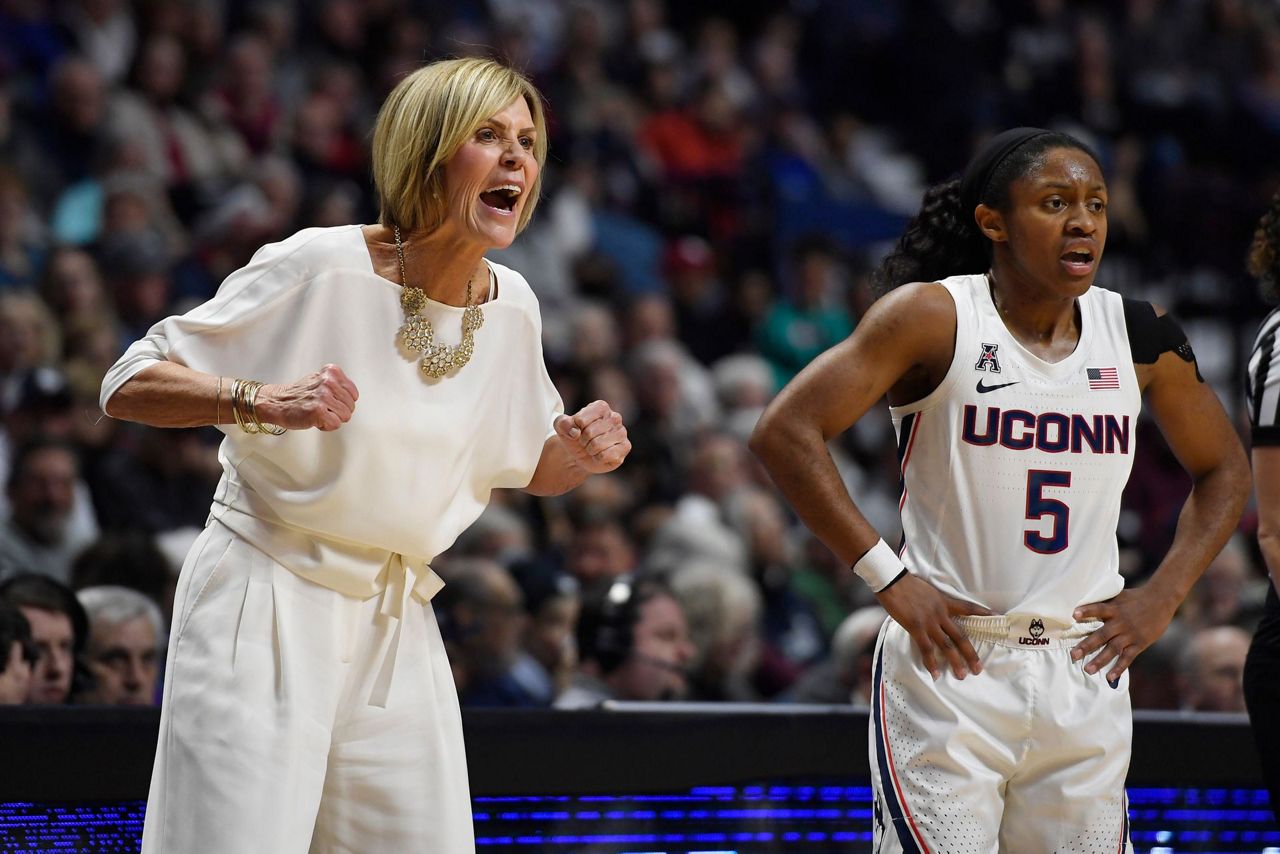 UConn moves to No. 1 in AP Women's basketball poll