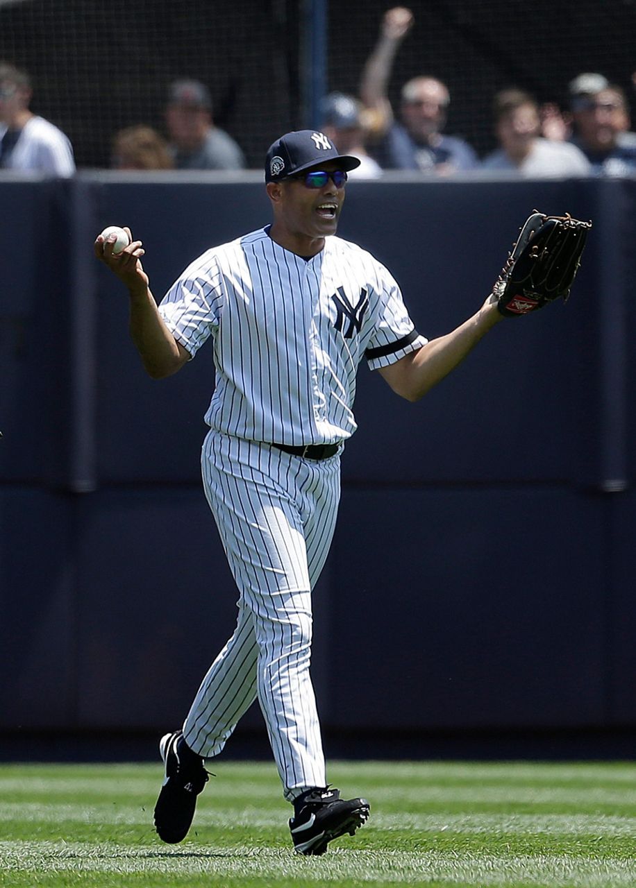 More Mo: Rivera revels on Old-Timers' Day at Yankee Stadium