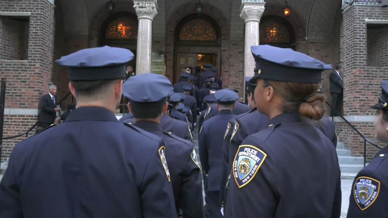 Wake held for fallen NYPD recruit Edgar Ordonez