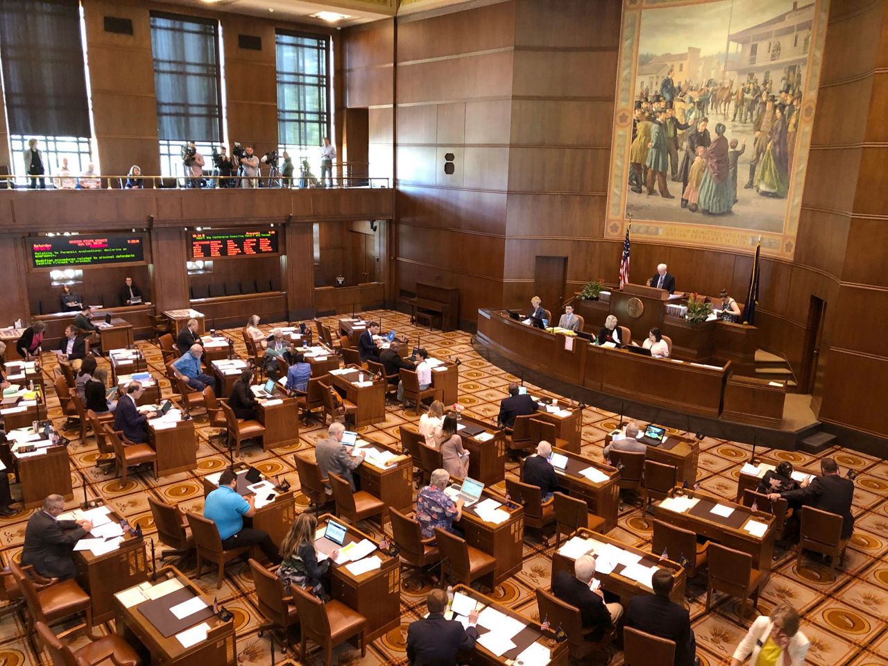 Oregon Senate Republicans end walkout over carbon bill