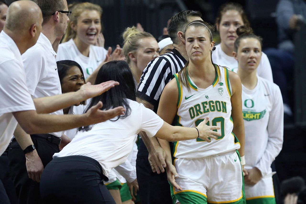 Oregon moves up to No. 3 in AP women's basketball poll